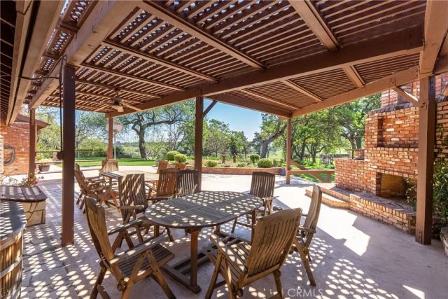 6125 El Pomar, Templeton, CA 93465