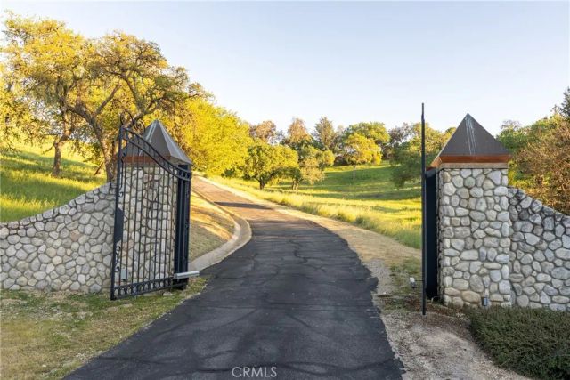 6125 El Pomar, Templeton, CA 93465