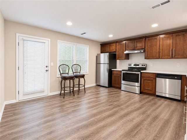 108 SE 25TH Street, Oak Grove, MO 64075