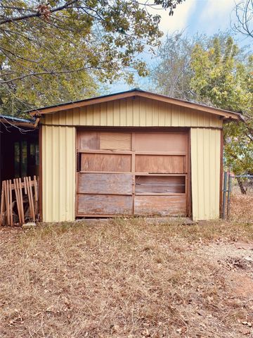 114 County Road 1423, Morgan, TX 76671