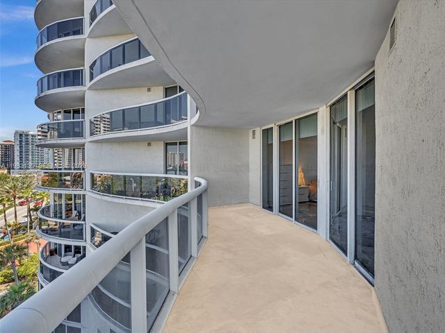 17201 Collins Ave 704, Sunny Isles Beach, FL 33160