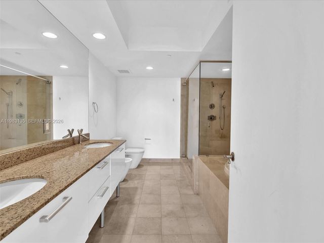 17201 Collins Ave 704, Sunny Isles Beach, FL 33160