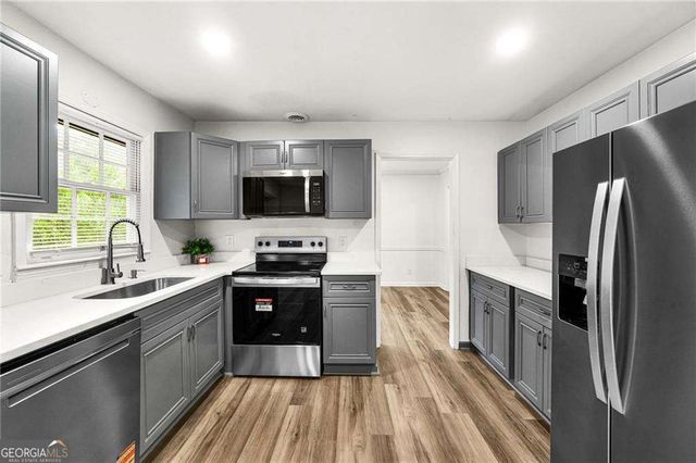 4447 Lake Breeze Drive, Stone Mountain, GA 30083