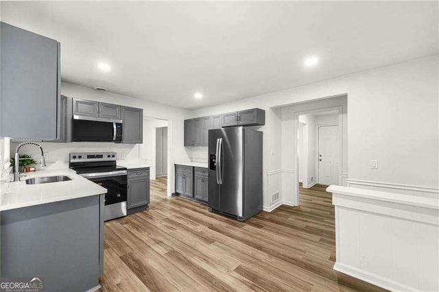 4447 Lake Breeze Drive, Stone Mountain, GA 30083