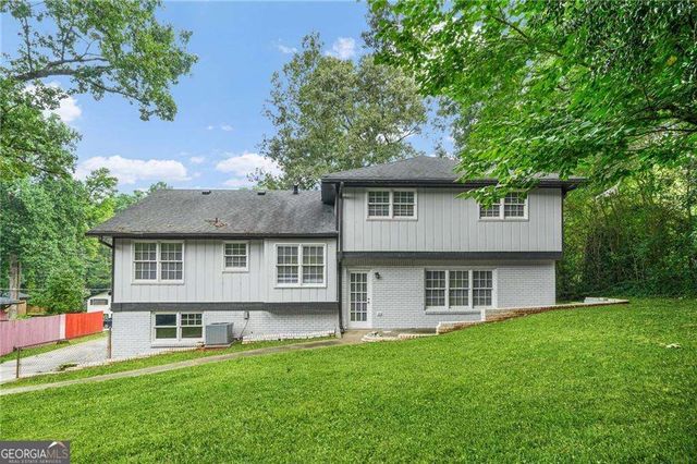 4447 Lake Breeze Drive, Stone Mountain, GA 30083