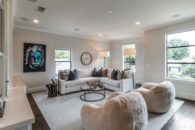 4635 W Amherst Avenue, Dallas, TX 75209