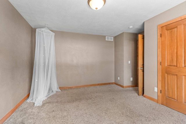 W6164 SHAGBARK HICKORY LANE, Menasha, WI 54952