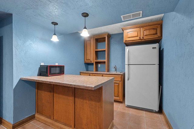 W6164 SHAGBARK HICKORY LANE, Menasha, WI 54952