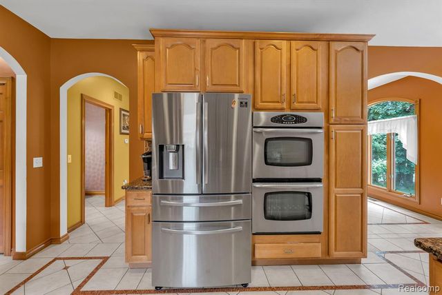 32404 Maria Court, Livonia, MI 48152
