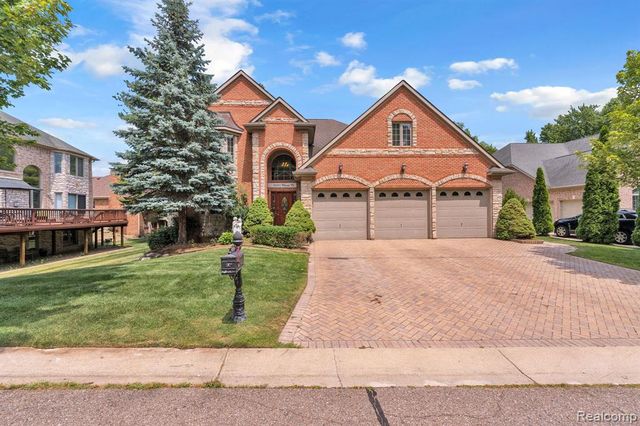 32404 Maria Court, Livonia, MI 48152