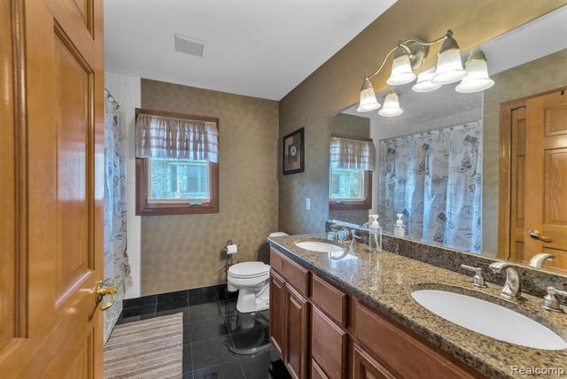 32404 Maria Court, Livonia, MI 48152
