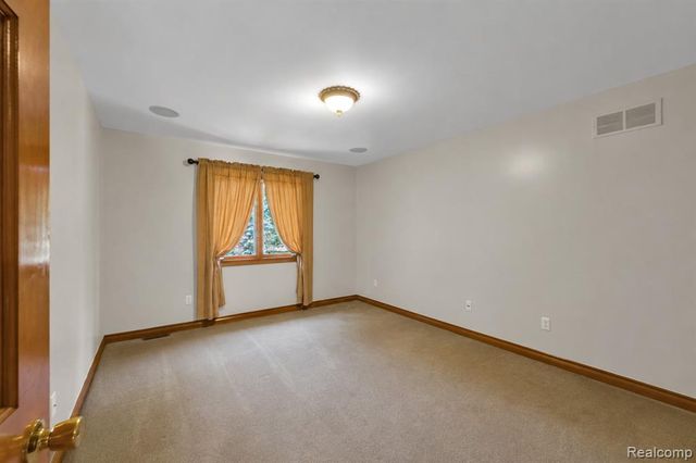 32404 Maria Court, Livonia, MI 48152