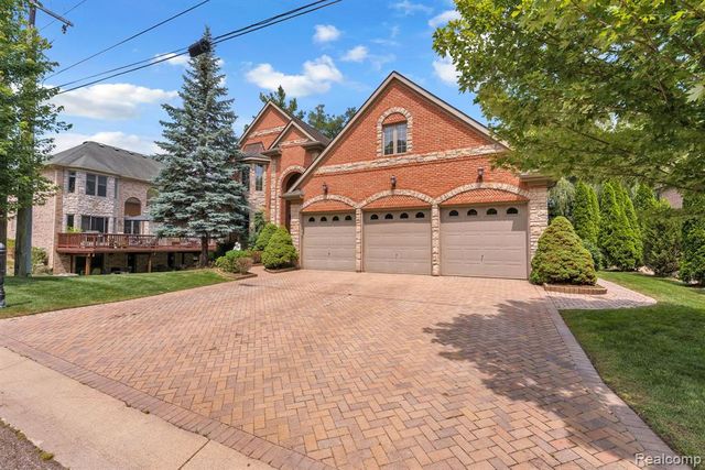 32404 Maria Court, Livonia, MI 48152