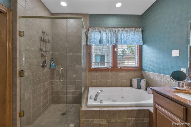 32404 Maria Court, Livonia, MI 48152