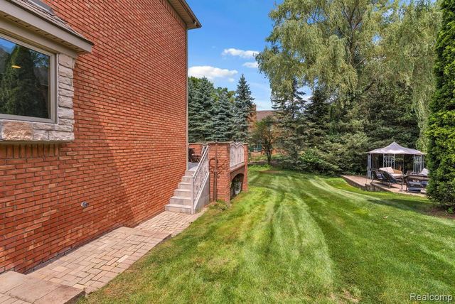 32404 Maria Court, Livonia, MI 48152