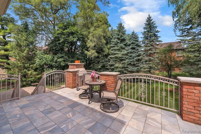 32404 Maria Court, Livonia, MI 48152