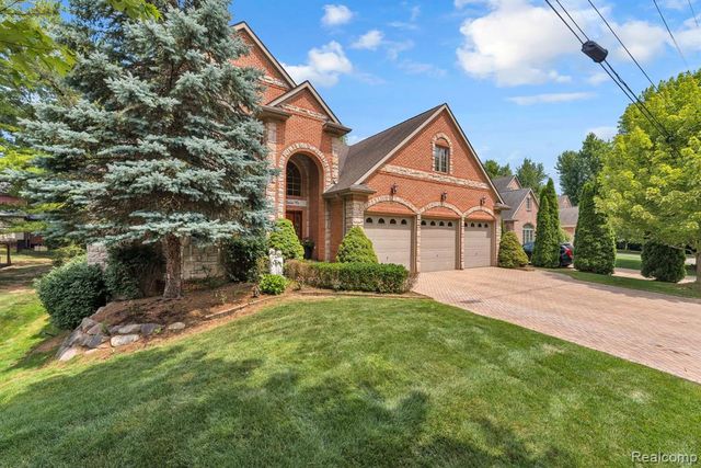 32404 Maria Court, Livonia, MI 48152