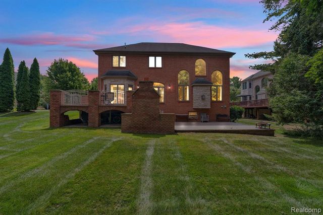 32404 Maria Court, Livonia, MI 48152