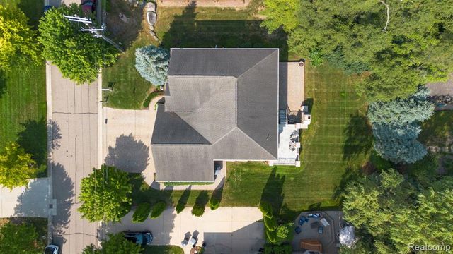32404 Maria Court, Livonia, MI 48152
