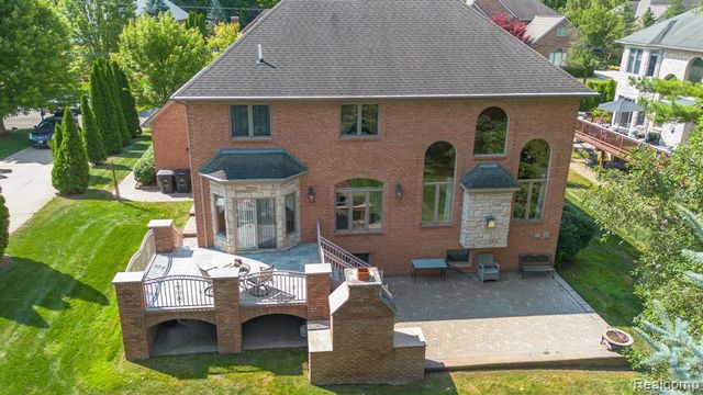 32404 Maria Court, Livonia, MI 48152