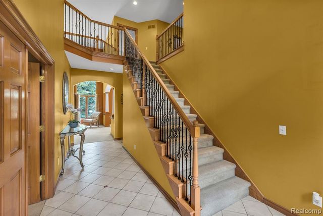 32404 Maria Court, Livonia, MI 48152