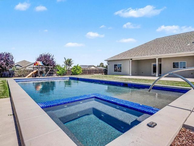 254 Rosebud Avenue, Hollister, CA 95023