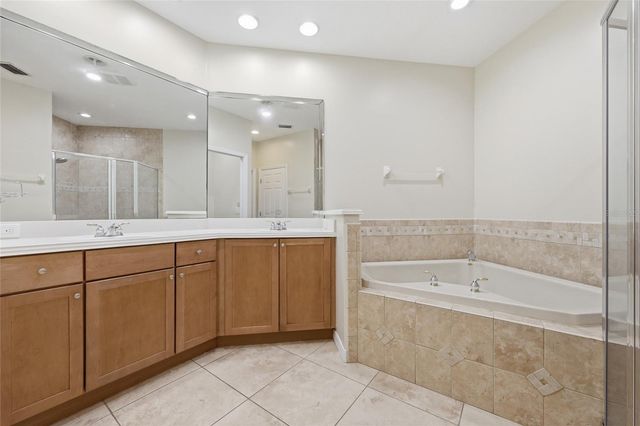 8718 THE ESPLANADE 14, Orlando, FL 32836