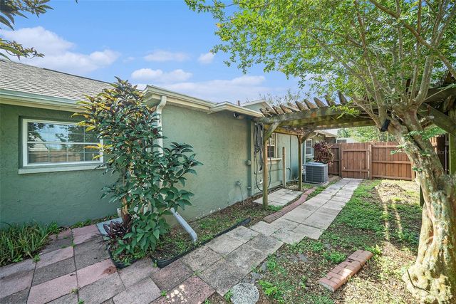 1813 NOVA DRIVE, Valrico, FL 33596