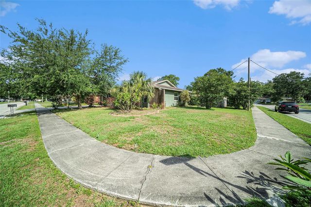 1813 NOVA DRIVE, Valrico, FL 33596