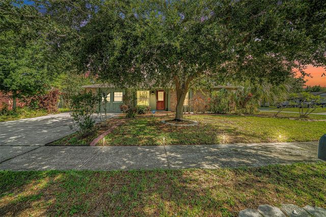 1813 NOVA DRIVE, Valrico, FL 33596