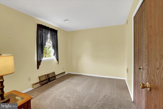 183 STONE HOUSE LN, Columbia, PA 17512