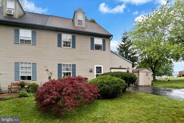 183 STONE HOUSE LN, Columbia, PA 17512