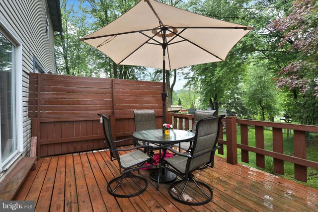 183 STONE HOUSE LN, Columbia, PA 17512