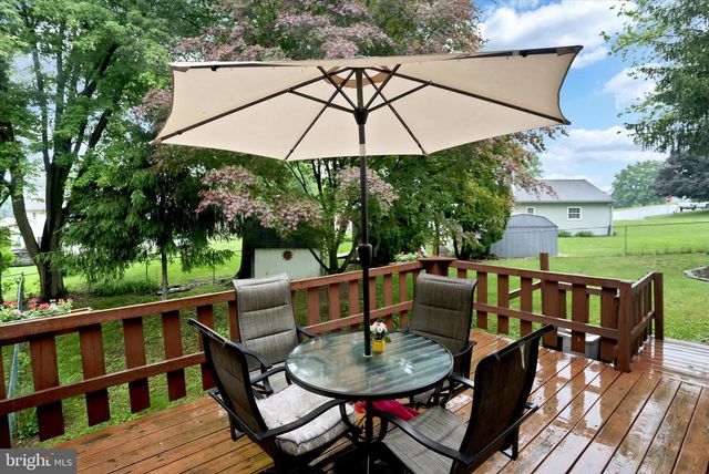 183 STONE HOUSE LN, Columbia, PA 17512