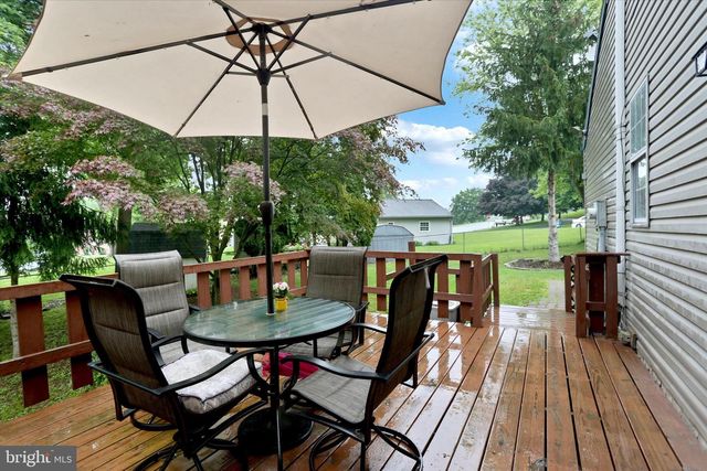 183 STONE HOUSE LN, Columbia, PA 17512