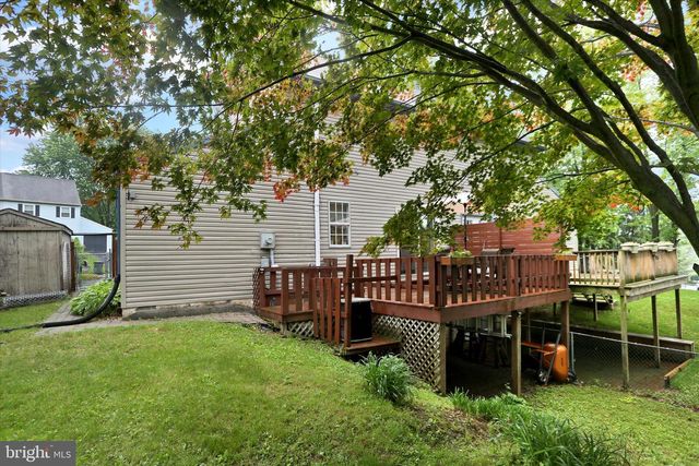 183 STONE HOUSE LN, Columbia, PA 17512