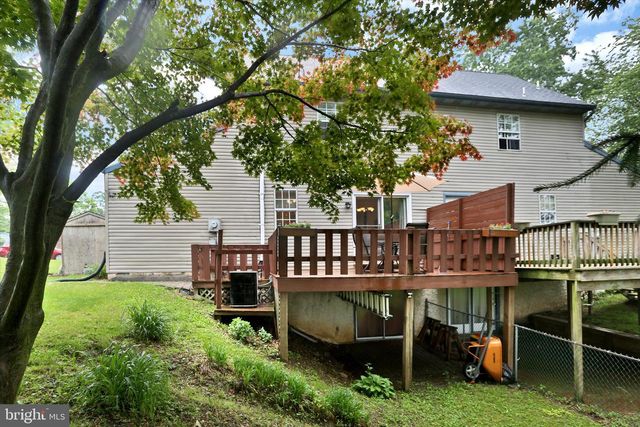 183 STONE HOUSE LN, Columbia, PA 17512