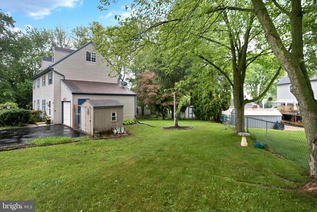 183 STONE HOUSE LN, Columbia, PA 17512
