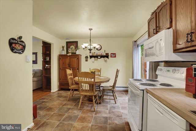 183 STONE HOUSE LN, Columbia, PA 17512