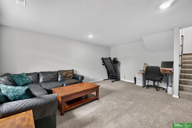 19868 Birch Avenue, Gretna, NE 68028