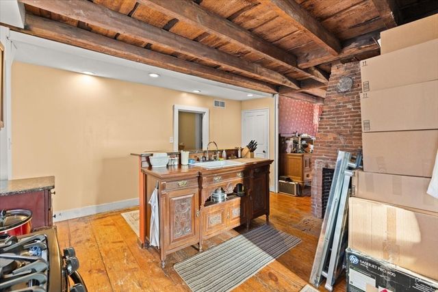 24 First St, Taunton, MA 02780