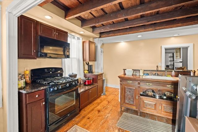 24 First St, Taunton, MA 02780