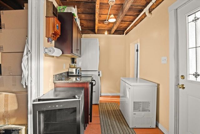 24 First St, Taunton, MA 02780