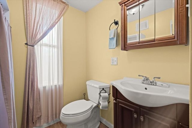 24 First St, Taunton, MA 02780