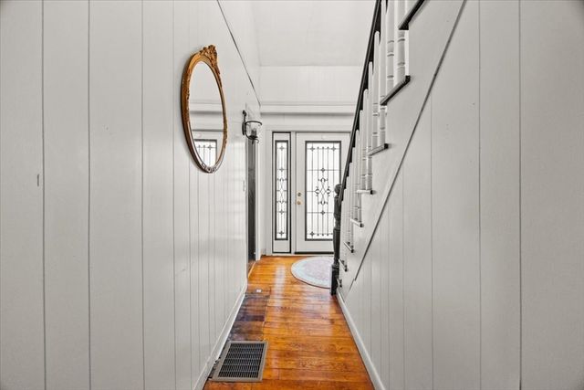 24 First St, Taunton, MA 02780