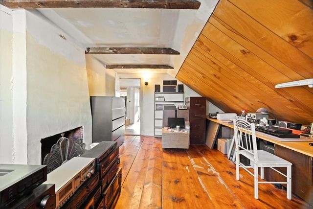 24 First St, Taunton, MA 02780