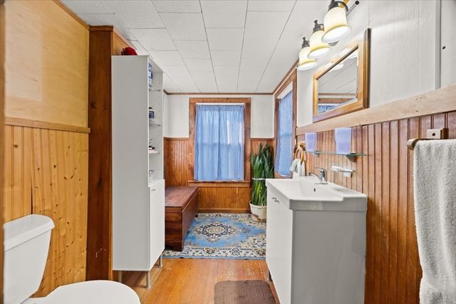 24 First St, Taunton, MA 02780