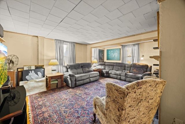 24 First St, Taunton, MA 02780