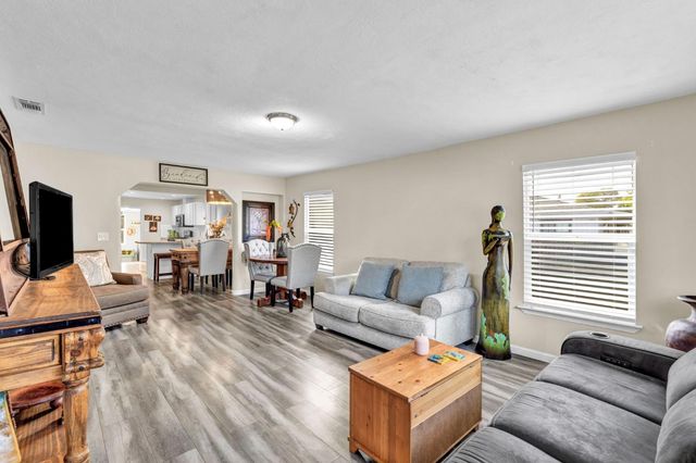 3534 Becerra Way, Sacramento, CA 95821