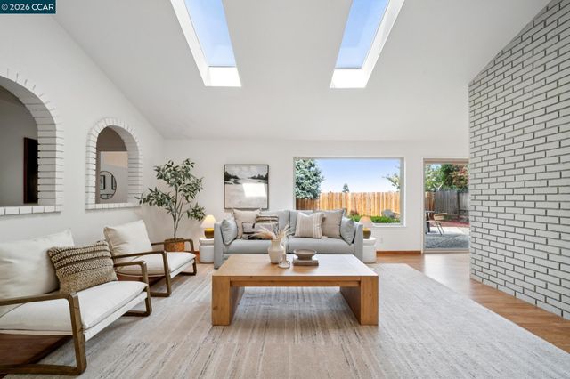 2405 Griffanti Ct, Martinez, CA 94553